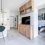 G37 Modern New Building 2024 Center * Varsavia