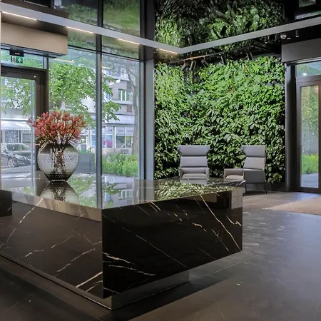 G37 Modern New Building 2024 Center 바르샤바