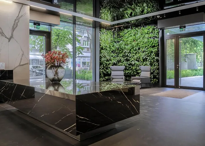 G37 Modern New Building 2024 Center 바르샤바